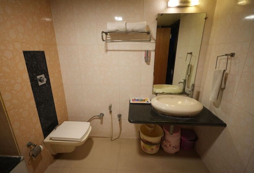 בית מלון כפרי City Symphony