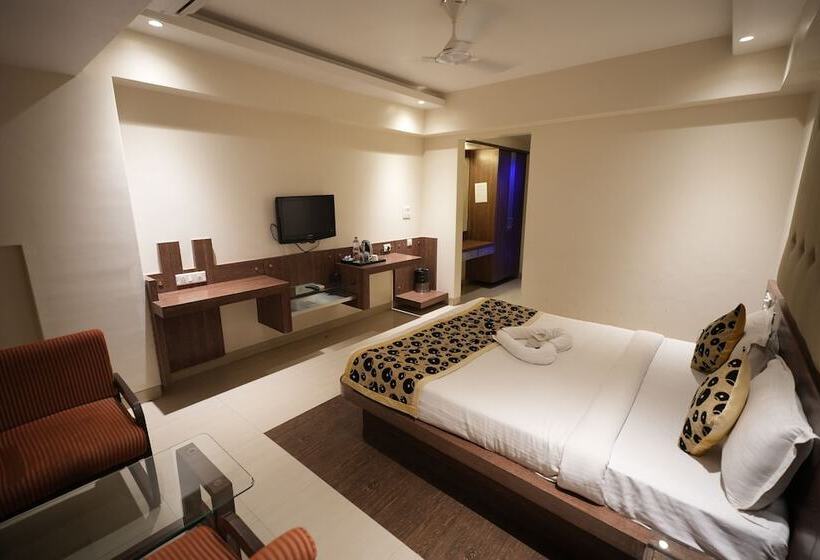 בית מלון כפרי City Symphony