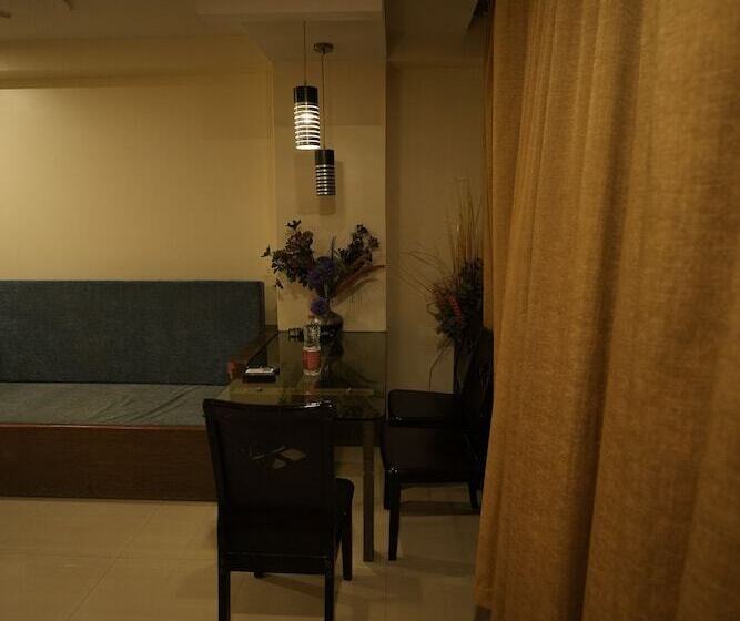 בית מלון כפרי City Symphony