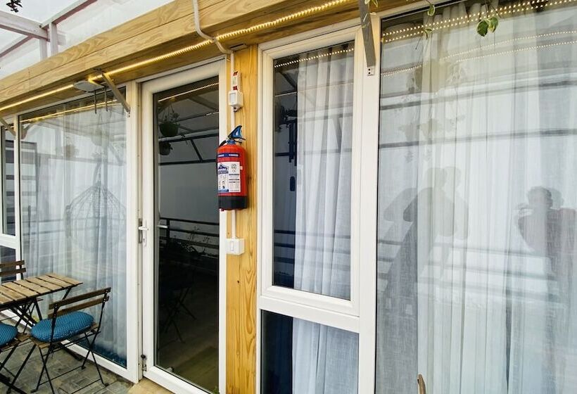 בית מלון כפרי Clarence Cottage