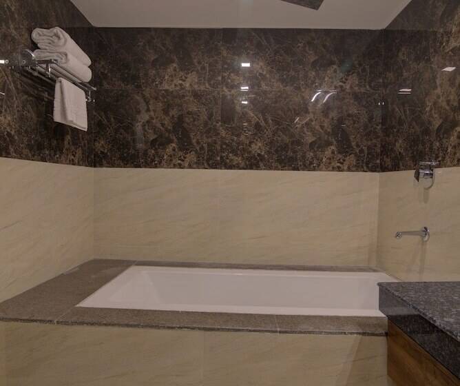 فندق Comfort Inn Karnal