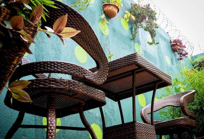 هتل Deposh Tororo