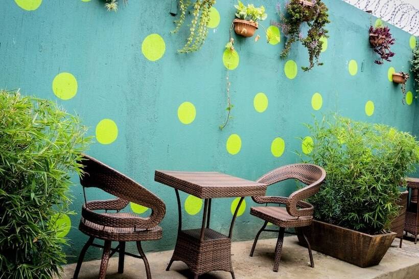 هتل Deposh Tororo