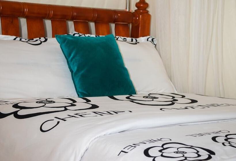 هتل Deposh Tororo