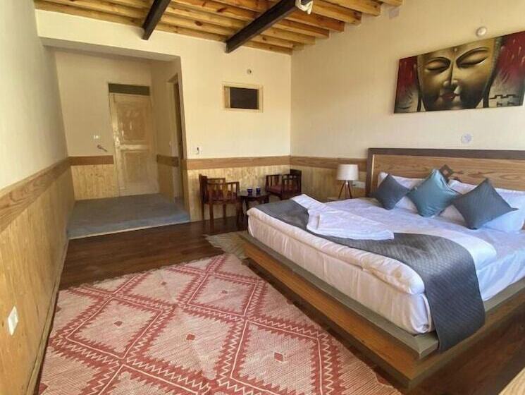 호텔 Eskape Inn Kaza