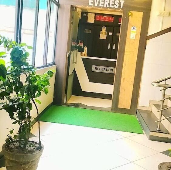ホテル Everest