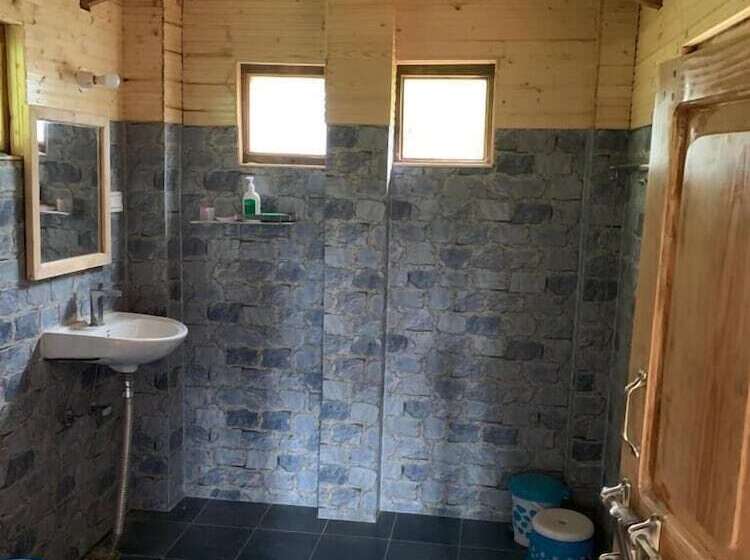 فندق Forest View Farmhouse Stay, Nainital