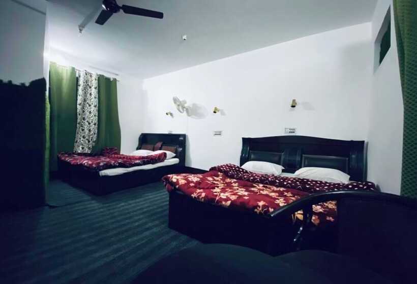 Hotel Goroomgo Ameera Srinagar