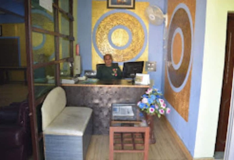 Hotel Goroomgo City Pride Srinagar