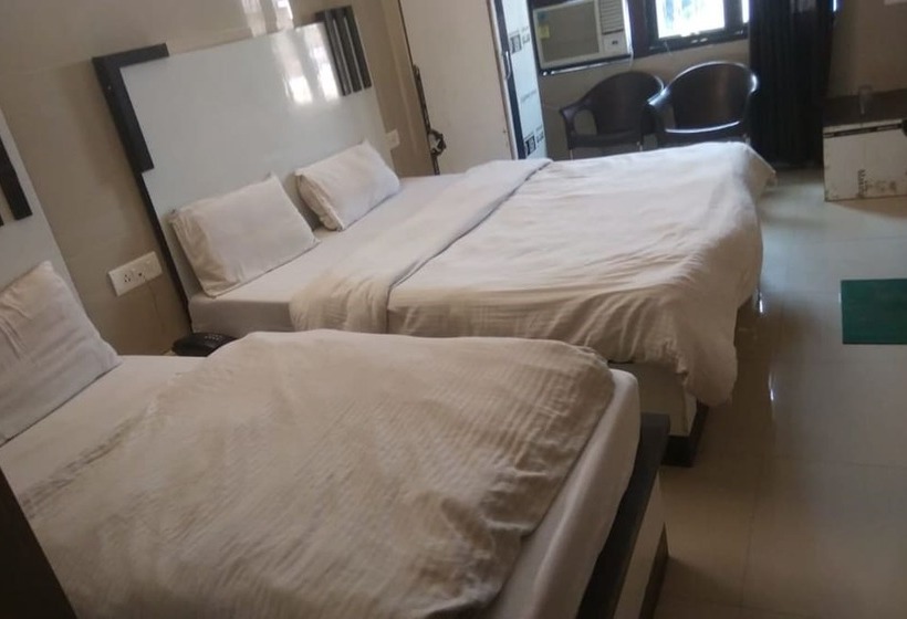 בית מלון כפרי Goroomgo Shiva Palace Haridwar