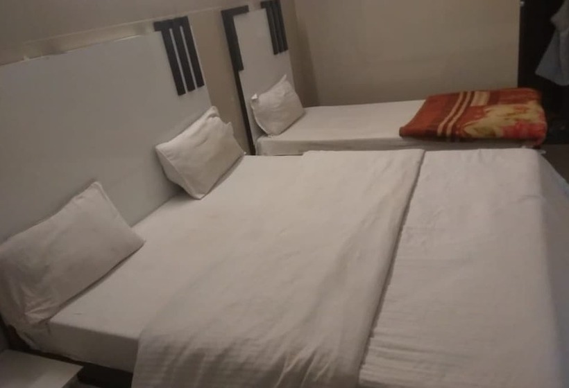 בית מלון כפרי Goroomgo Shiva Palace Haridwar