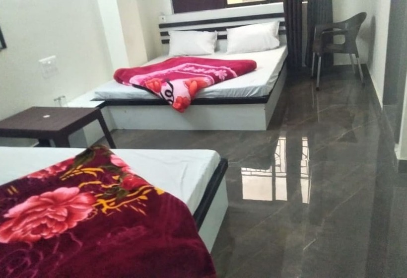 בית מלון כפרי Goroomgo Shiva Palace Haridwar