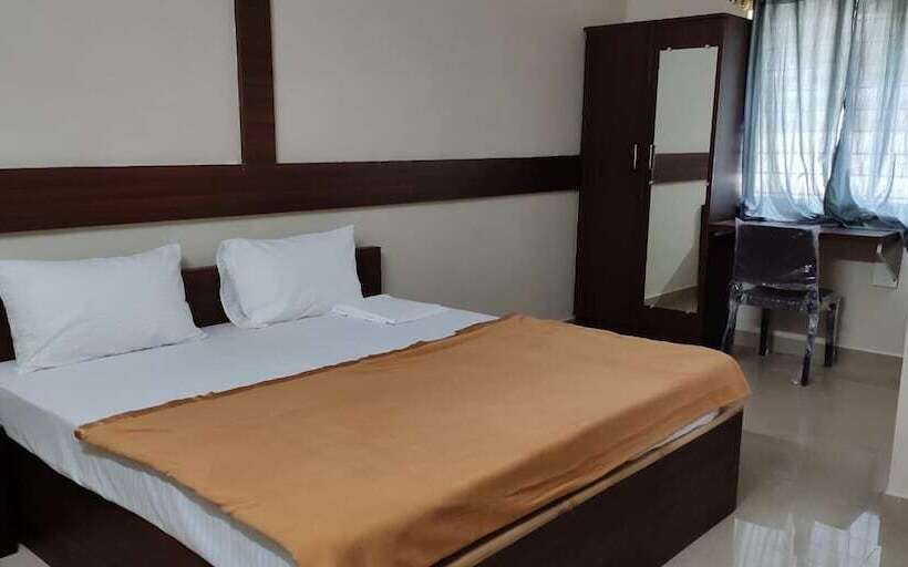 Отель Iroozm Sonika Comforts