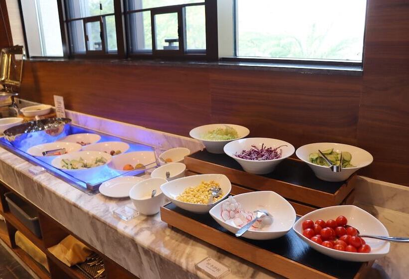 Отель Jolie Vue Boutique