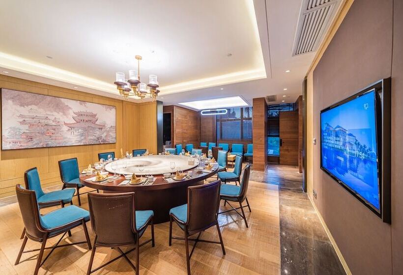 Отель Jolie Vue Boutique