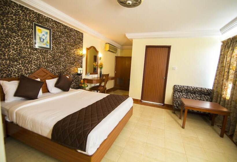 فندق Kesari Residency