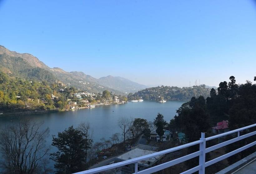 בית מלון כפרי Lake Paradise Inn