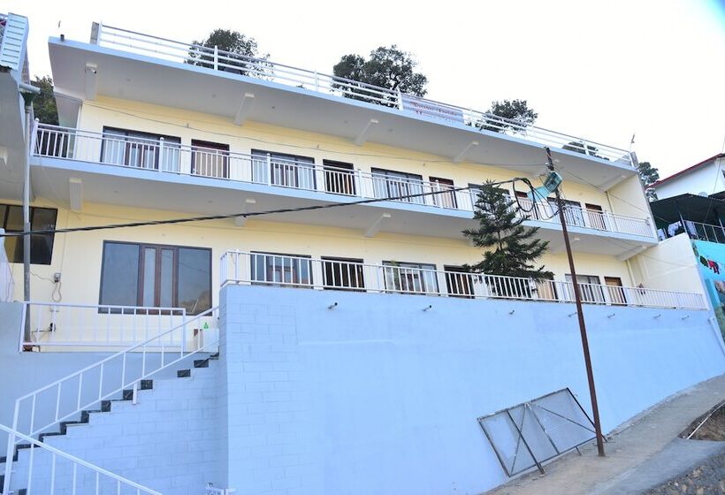 בית מלון כפרי Lake Paradise Inn