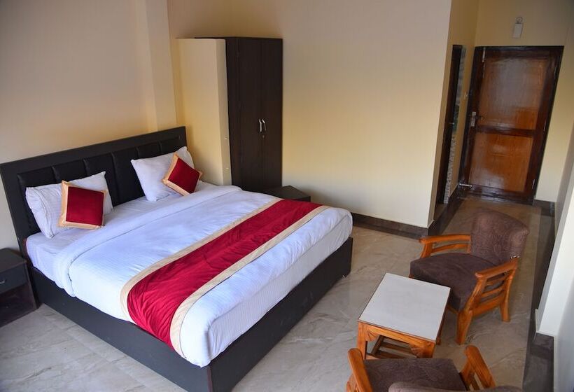 בית מלון כפרי Lake Paradise Inn