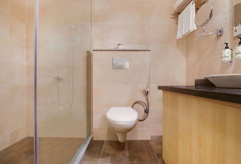 Lemon Tree Hotel Mukteshwar