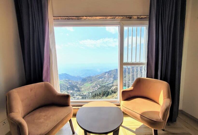 Luxury Inn By Stotrak Hotels