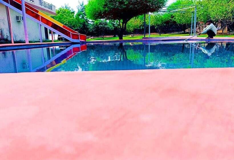 فندق Luxury Private Farmhouse