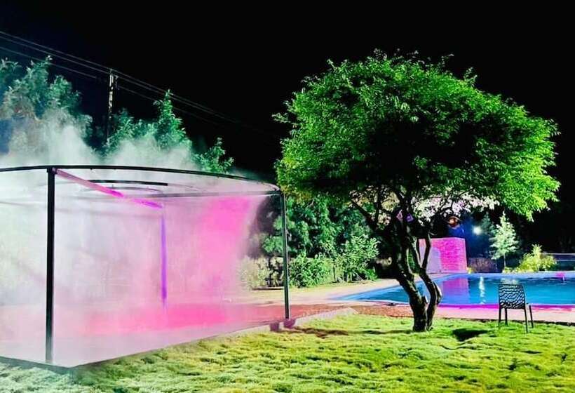 فندق Luxury Private Farmhouse