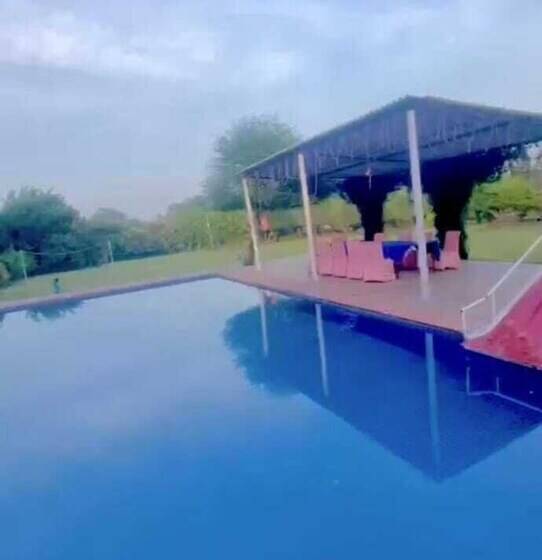 فندق Luxury Private Farmhouse