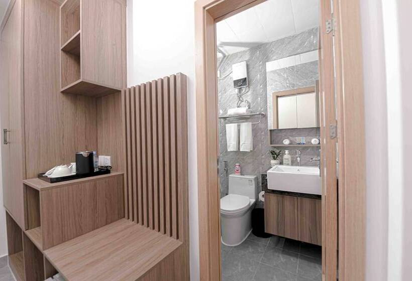 בית מלון כפרי M9 Kirirom