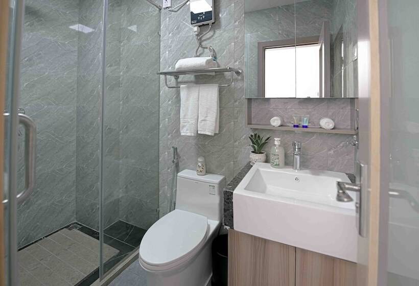 בית מלון כפרי M9 Kirirom