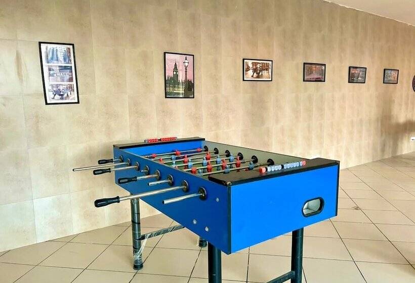 فندق Madnest