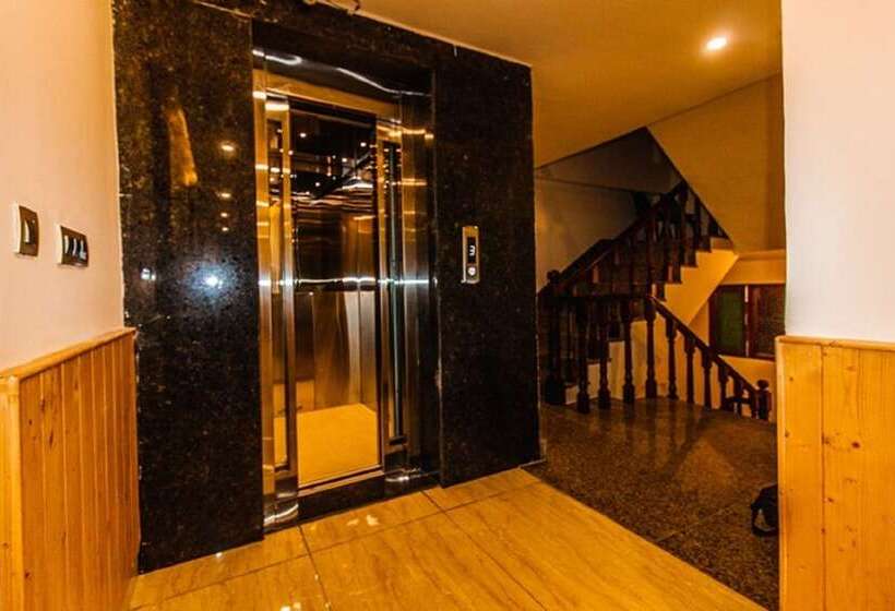 ホテル Misty Mountains Manali