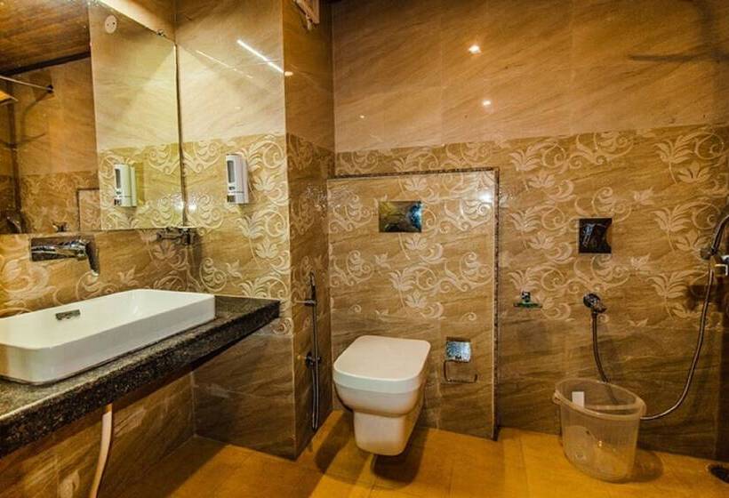 ホテル Misty Mountains Manali