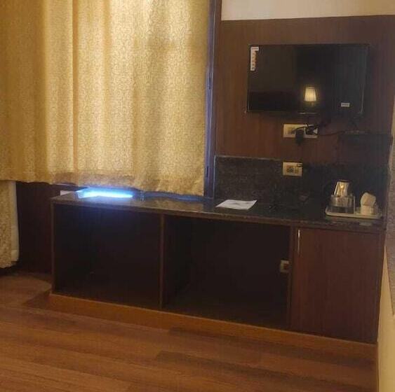 ホテル Misty Mountains Manali