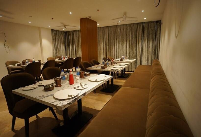 هتل Mumbai House Express