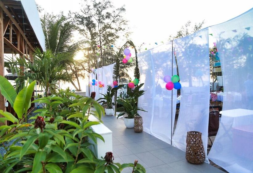 فندق Naiya Sea Resort