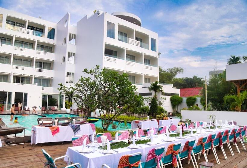 فندق Naiya Sea Resort