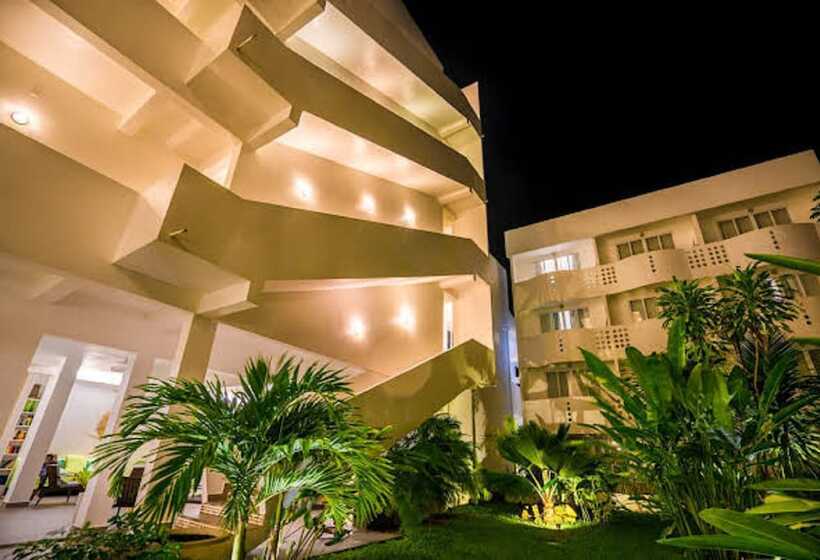 فندق Naiya Sea Resort