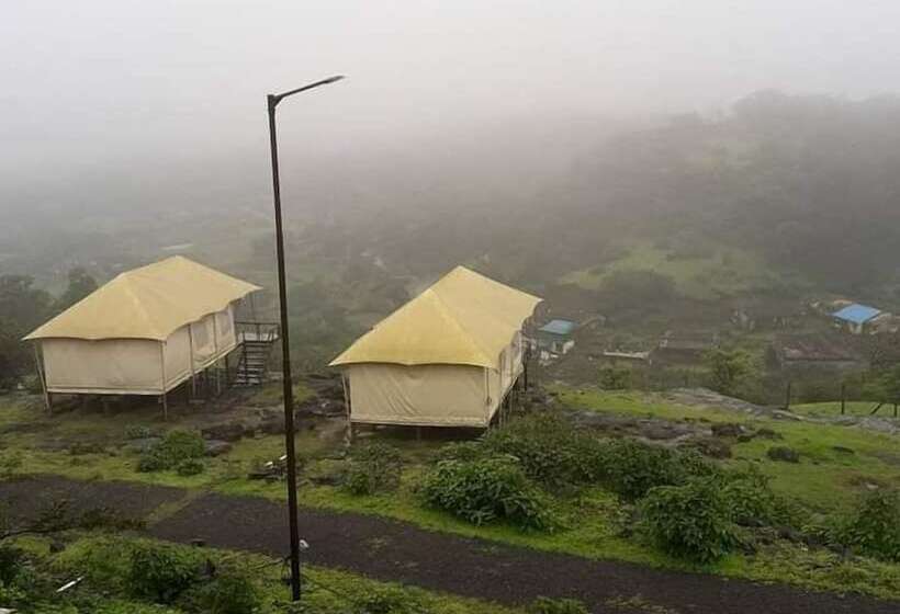 בית מלון כפרי Neelam Hill Resort