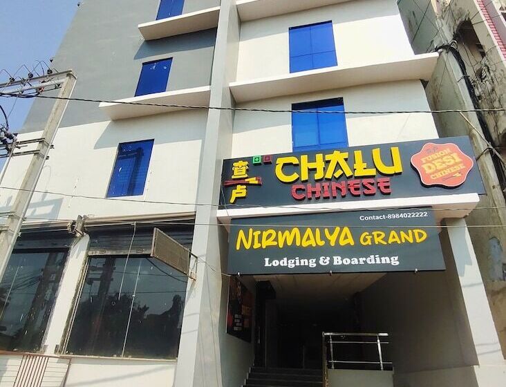 ホテル Nirmalya Grand