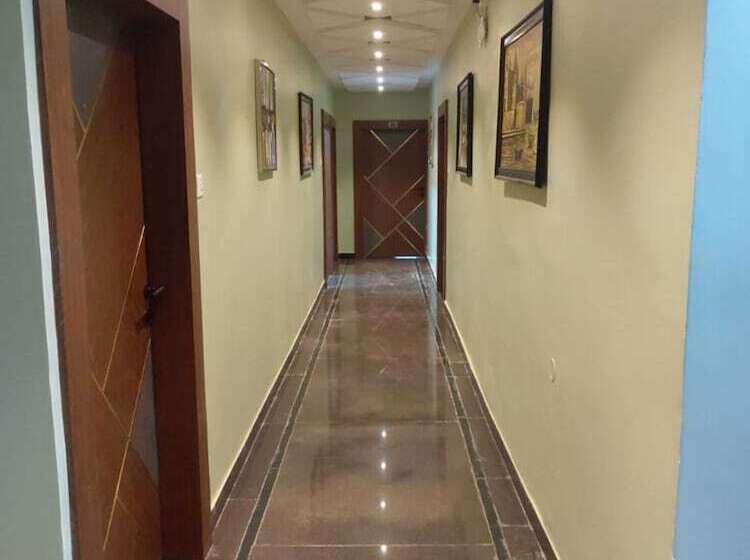 ホテル Nirmalya Grand