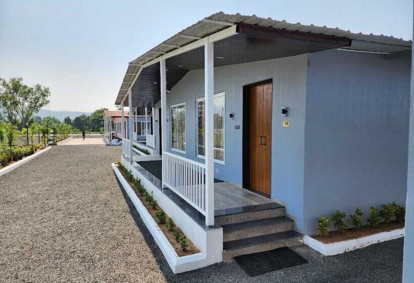 בית מלון כפרי Omkara Resort