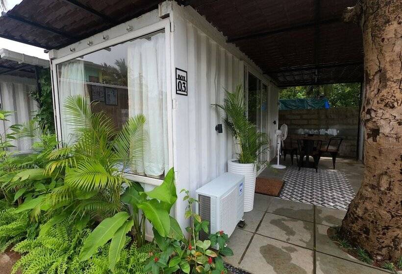 בית מלון כפרי Out Of Box Living