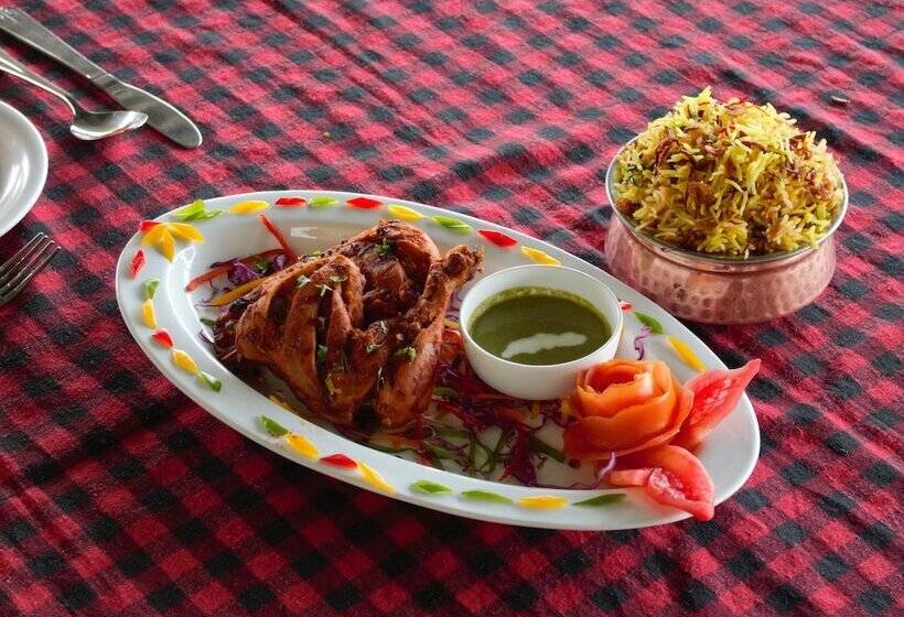 בית מלון כפרי Palmarinha De Goa Unit Of Gkp Real Estat