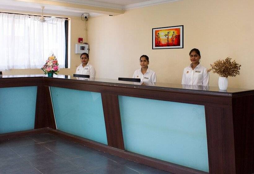 בית מלון כפרי Palmarinha De Goa Unit Of Gkp Real Estat