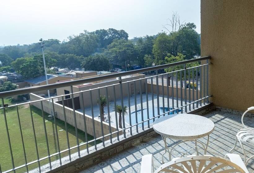 בית מלון כפרי Pathikashram Nilaya