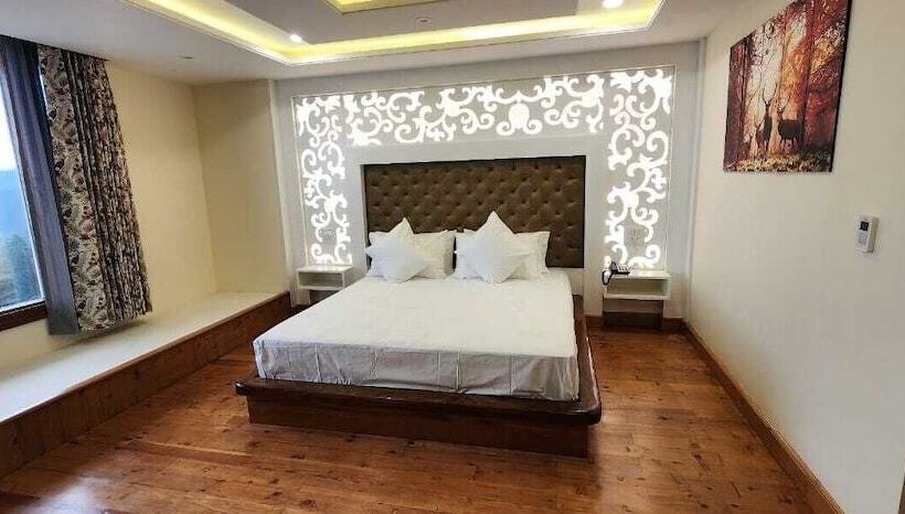 فندق Piyush Residency