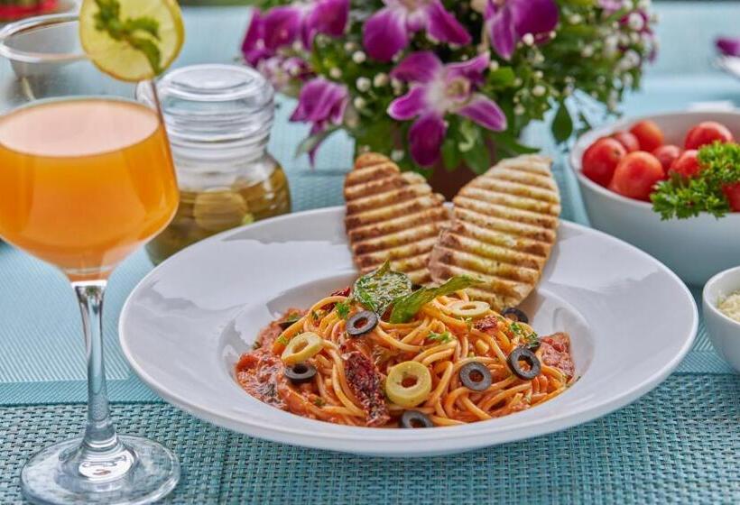 فندق Regenta Central Imperial Candolim Goa