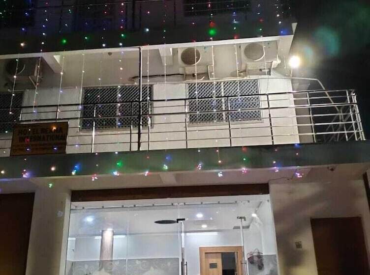 فندق Rekha International