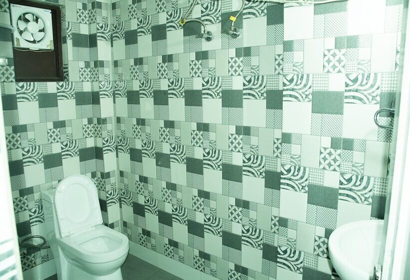 Riversun Hotel Mall Road